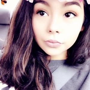 Meet your Posher, Yesenia